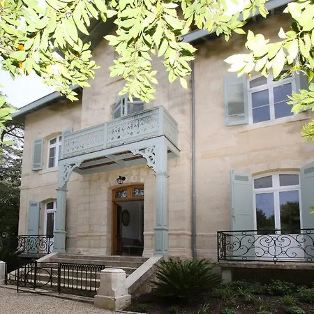 Familiale Rénovée à Avec 6 Ch, 4 Sdb, Entre 8 à 10 Pers Villa