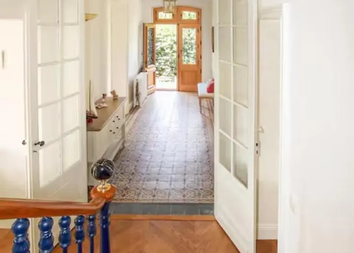 Familiale Renovee A Avec 6 Ch, 4 Sdb, Entre 8 A 10 Pers Villa