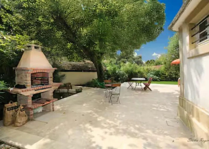 Familiale Renovee A Avec 6 Ch, 4 Sdb, Entre 8 A 10 Pers Arcachon