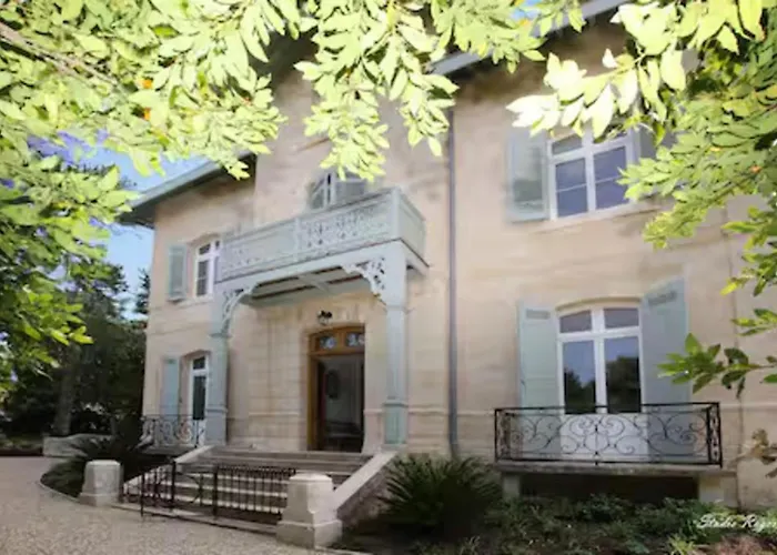 Villa Familiale Renovee A Avec 6 Ch, 4 Sdb, Entre 8 A 10 Pers Arcachon