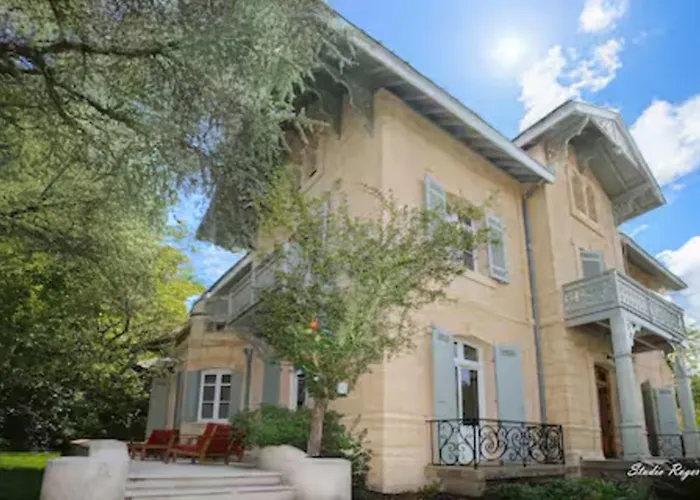 Familiale Renovee A Avec 6 Ch, 4 Sdb, Entre 8 A 10 Pers * Arcachon