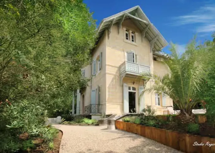 Familiale Renovee A Avec 6 Ch, 4 Sdb, Entre 8 A 10 Pers Arcachon